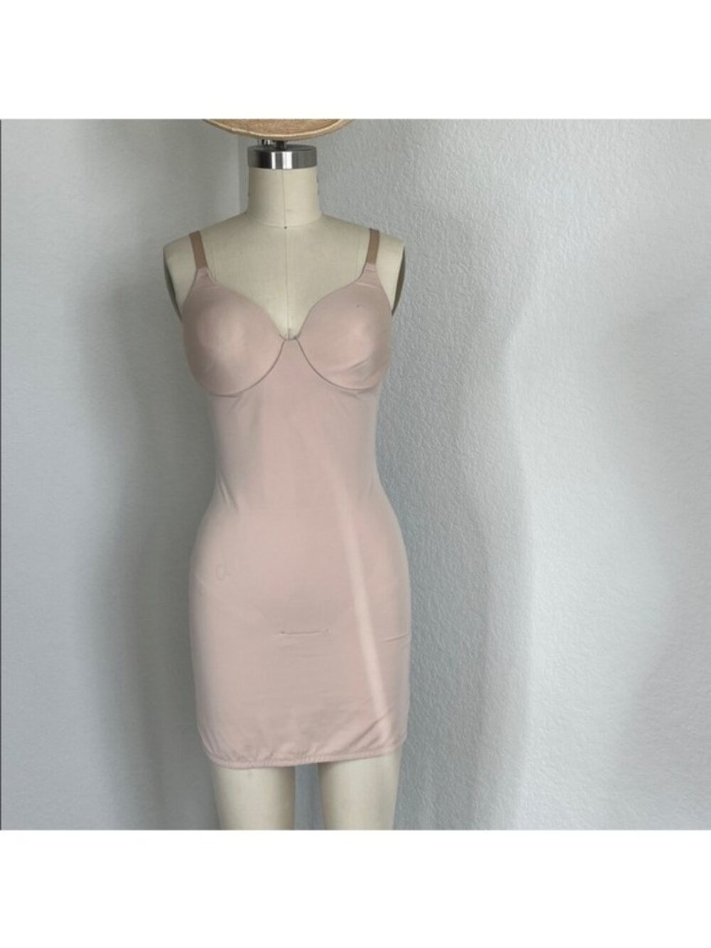 Bali Smooth it Out Full Slip with Concealers Underwire 8411 Nipple Cover Bodysui